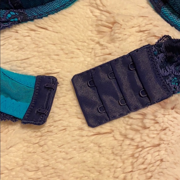 Victoria’s Secret Very Sexy Push Up 36C - Picture 3 of 6